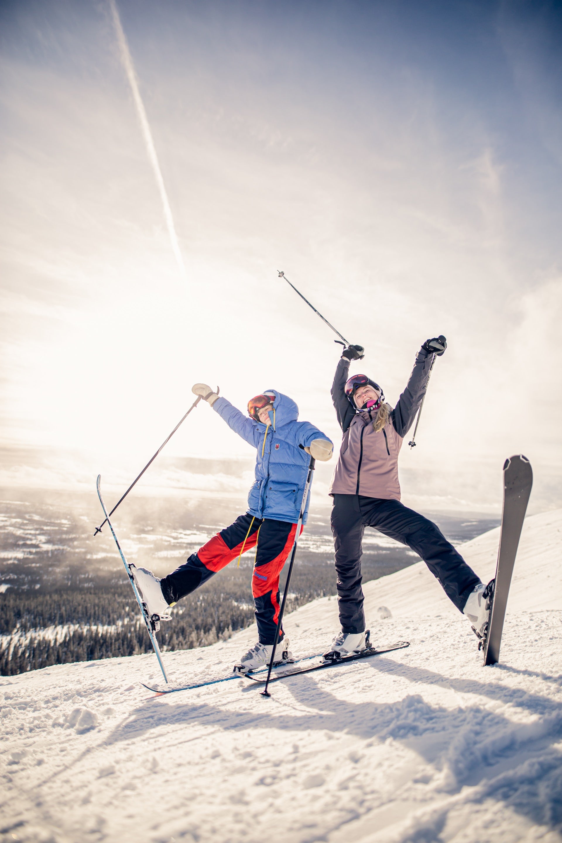 Stay Stylish and Cozy: Winter Vacation Outfit Ideas with Leggings for Skiing and More!